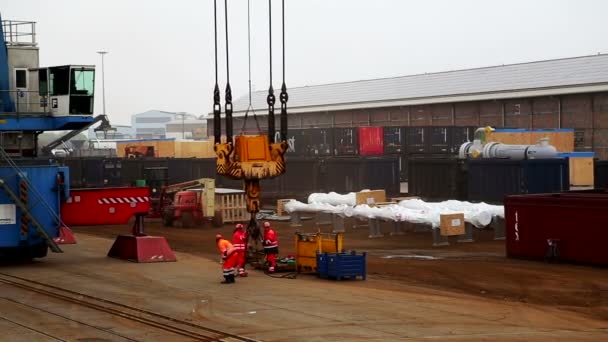 Arbeiter machen Hakenhafen von Margera März 2016 — Stockvideo