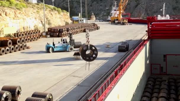 Décharge du port de bobine d'acier de Thisvi Mars 2016 — Video