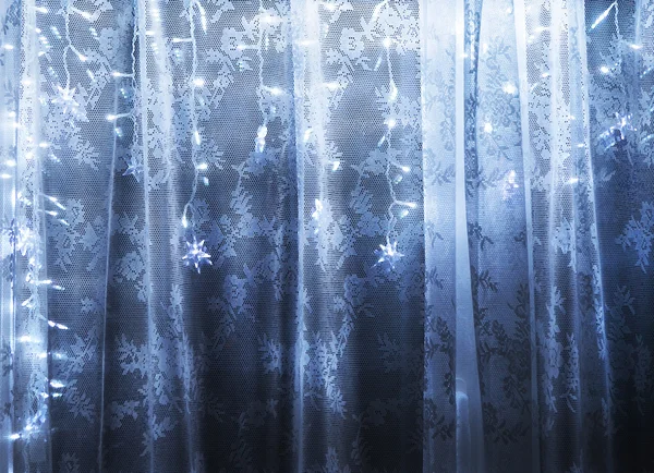 Işıklar ve garland stilize perdeler