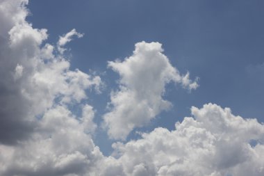 dramatik bulutlu gün batımı ve güneş ile gökyüzü