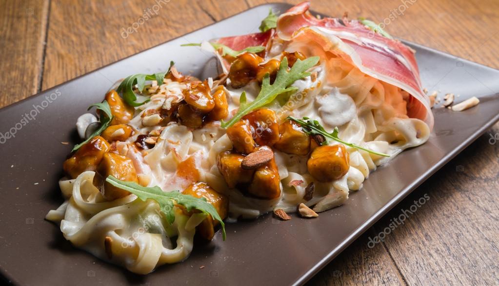 tagliatelle kaassaus tagliatelle kaassaus