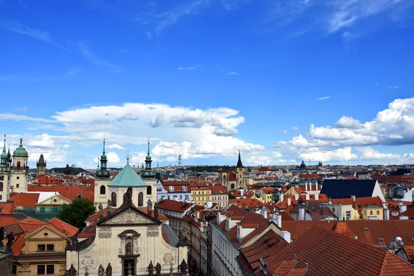 Praga City, Charles Bridge e em torno de vista, República Checa — Fotografia de Stock