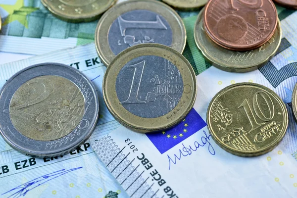 Diferentes Close up EURO Bank nota e moeda — Fotografia de Stock