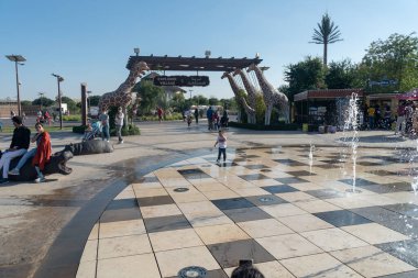 Dubai, Birleşik Arap Emirlikleri 22 Ocak 2021 Dubai Safari Parkı (Dubai Hayvanat Bahçesi), Al Warqa 'da yer alan Eko-Arkadaş Parkı 2500 civarında hayvana ve yaklaşık 250 türe sahiptir..