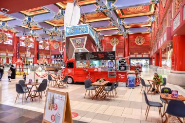 İbn Battuta AVM, Dubai, Birleşik Arap Emirlikleri, 29 Mart 2021, Dubai, Çin, Hindistan, Mısır, İran, Tunus ve Endülüs olmak üzere Dubai 'deki en güzel alışveriş merkezlerinden biridir.