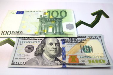 Yakın çeşitli para birimi banknot ve madeni paraların, farklı ülkelerden