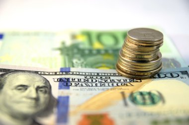 Yakın çeşitli para birimi banknot ve madeni paraların, farklı ülkelerden