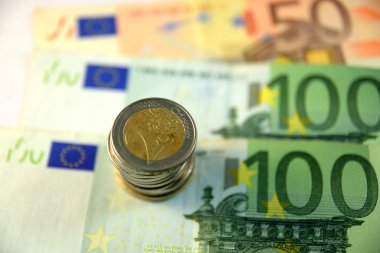 Yakın çeşitli para birimi banknot ve madeni paraların, farklı ülkelerden