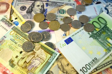 Yakın çeşitli para birimi banknot ve madeni paraların, farklı ülkelerden
