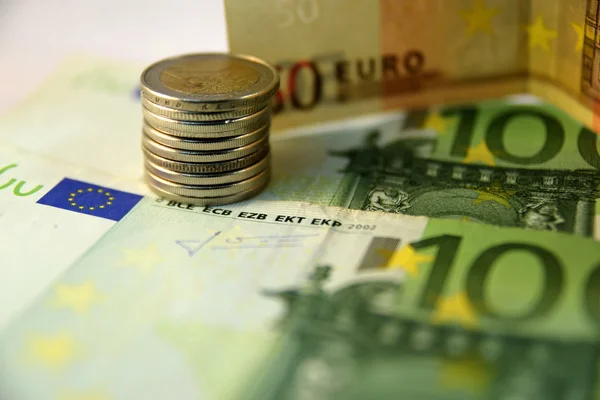 Yakın çeşitli para birimi banknot ve madeni paraların, farklı ülkelerden