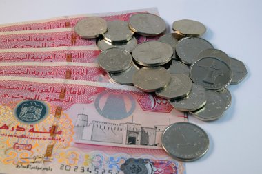 Yakın çeşitli para birimi banknot ve madeni paraların, Birleşik Arap Emirlikleri