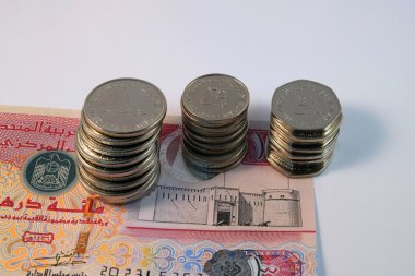 Yakın çeşitli para birimi banknot ve madeni paraların, Birleşik Arap Emirlikleri
