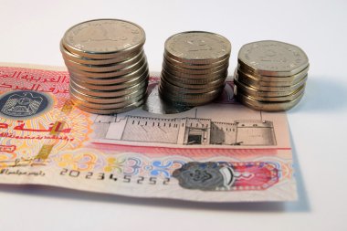Yakın çeşitli para birimi banknot ve madeni paraların, Birleşik Arap Emirlikleri
