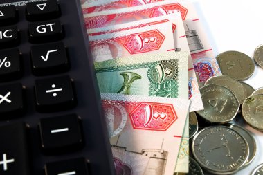 Yakın çeşitli para birimi banknot ve madeni paraların, Birleşik Arap Emirlikleri