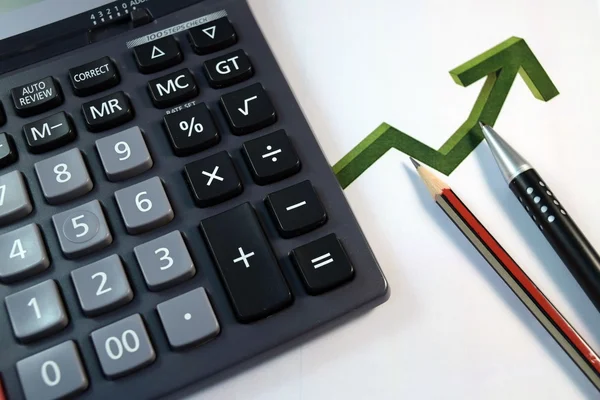 Eye Glasses, pen and pencil over the Formula with calculator — Stock Photo, Image