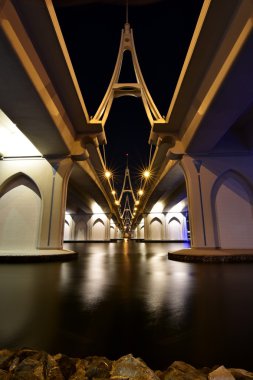 İş Körfez Köprüsü ve uzun pozlama, Dubai, Birleşik Arap Emirlikleri ile gece yürüyüş