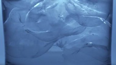 Temiz su ile cam buz