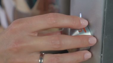 El SWIFT elektrik çekmeli üzerinde