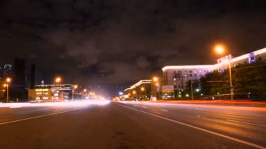 zaman atlamalı gece araba ve trafik ışıkları