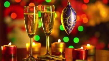Yeni yıl kutlama. Christmas.Two şampanya bardağı