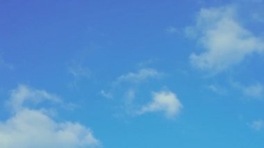Mavi gökyüzü ve bulutlar Timelapse