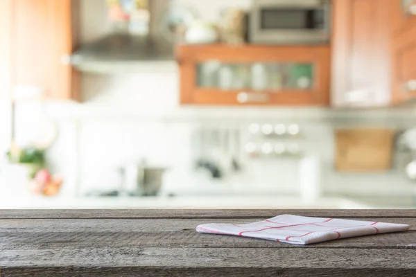 Fondo borroso. Cocina moderna con mesa y espacio para usted . — Foto de Stock