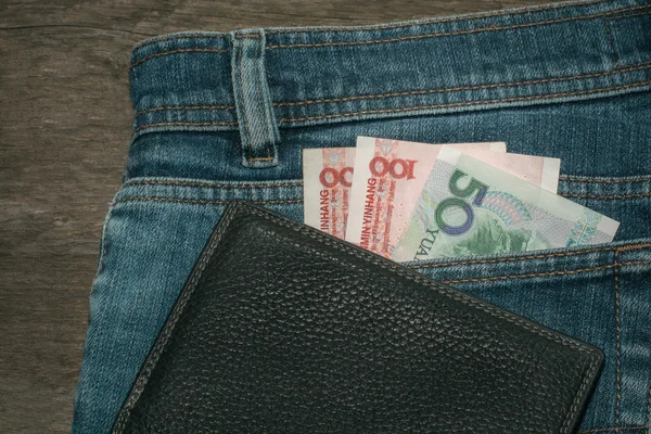 Çin yuan kot pantolon cebinde. — Stok fotoğraf