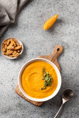 Kremalı balkabağı çorbası..