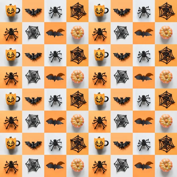 Nahtloses Muster der Halloween-Feiertagscollage mit Kürbis, Netz, Spinne, Tasse, Dekorationen. — Stockfoto