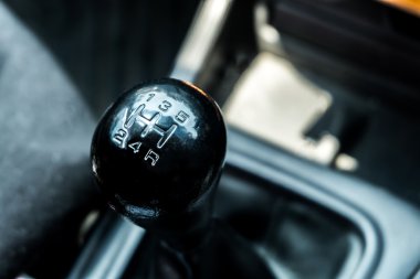 Manuel vites kapatır; Otomobil parçası