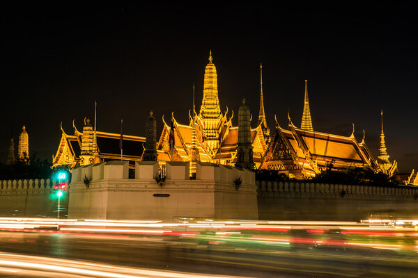 Wat pah keaw night scene with exposure light