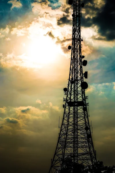 Siluet Telekom uydu Kulesi