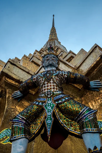 The Royal Grand Palace, Bangkok, Tayland, Thailand, Pagoda önünde dev heykel