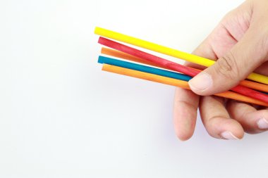 renkli sopa ve renkli kalemler