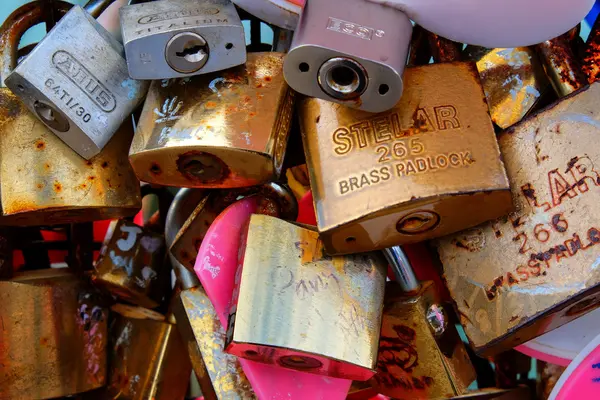 farklı türde bir asma kilit