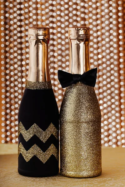 Inredda liten flaska champagne — Stockfoto