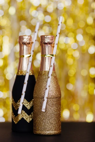 Decorated sparkly mini individual bottles for toasting — Stock Photo, Image