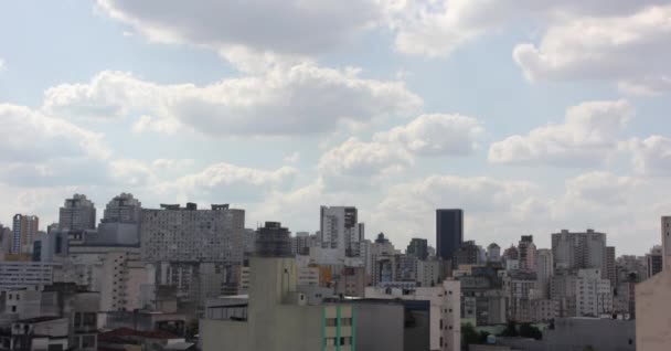 Nuvens que passam pelo céu — Vídeo de Stock