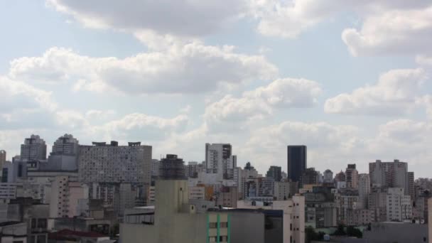 Nuvens que passam pelo céu — Vídeo de Stock