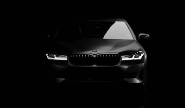 Kazakistan, Almaty - 25 Ocak 2026: Tamamen yeni BMW 5 Serisi G30 540 xdrive beyaz arka planda izole edildi. 3d hazırlayıcı