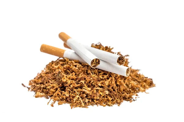 Pile Tabac Coupé Avec Des Cigarettes Sur Fond Blanc Gros — Photo