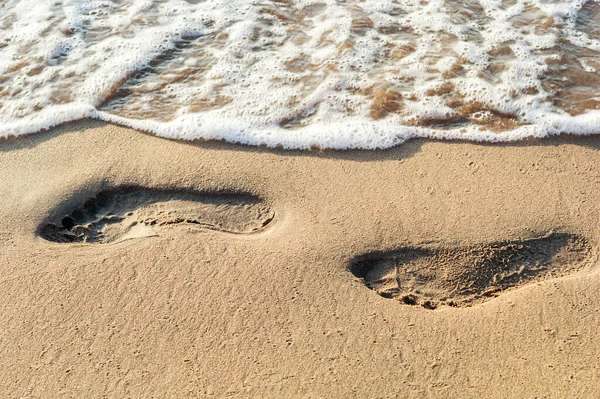 해변에서 발자국이요 — 스톡 사진