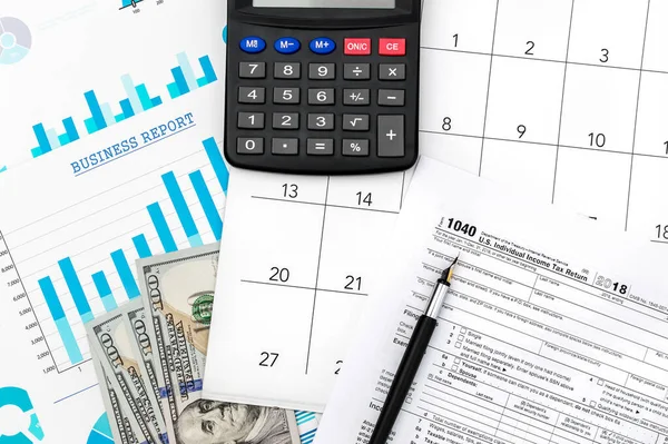 Belastingformulier Met Kalender Voor Financiële Grafieken — Stockfoto