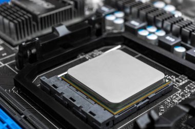 Merkez işlemci ana kartta. 