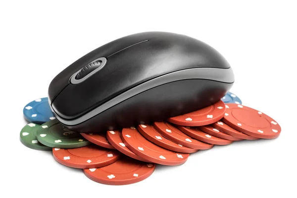 Mysz Komputerowa Żetonami Pokerowymi Białym Koncepcja Pokera Online — Zdjęcie stockowe