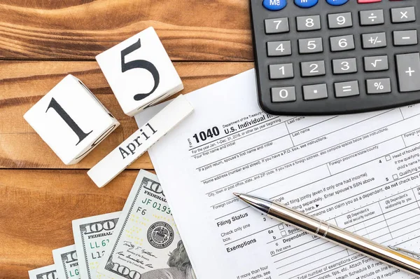 Date April Wooden Cubes Tax Form Money Calculator Table Top — Stock Fotó
