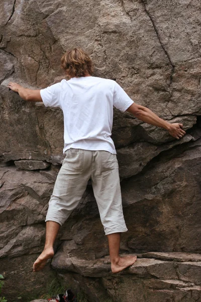 Sonraki hazırlanıyor dağcı yolda hareket — Stok fotoğraf