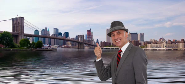 Obchodní muž Brooklynský most — Stock fotografie