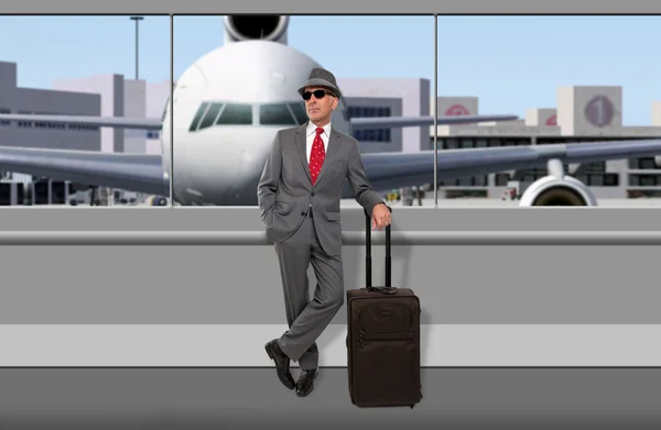 Viajante de negócios esperando no aeroporto — Fotografia de Stock