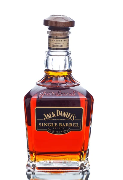 MIAMI, USA - 24 marzo 2015: Bottiglia singola Jack Daniels. Jack Daniel's è una marca di whisky aspro Tennessee che è il whisky americano più venduto al mondo . — Foto Stock